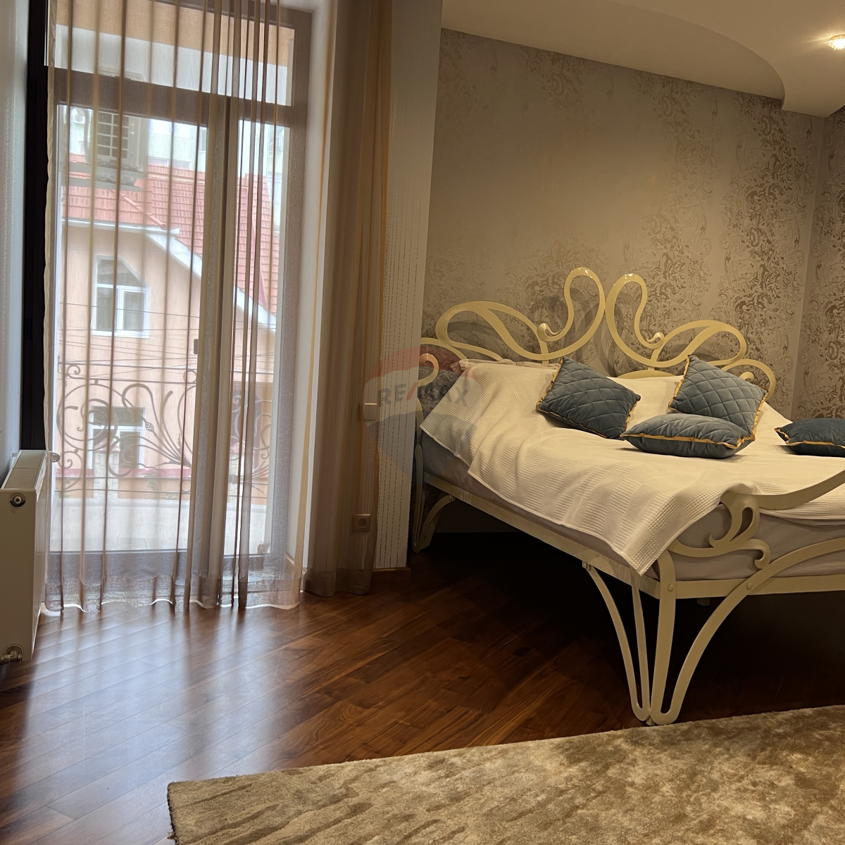 990.000 EUR