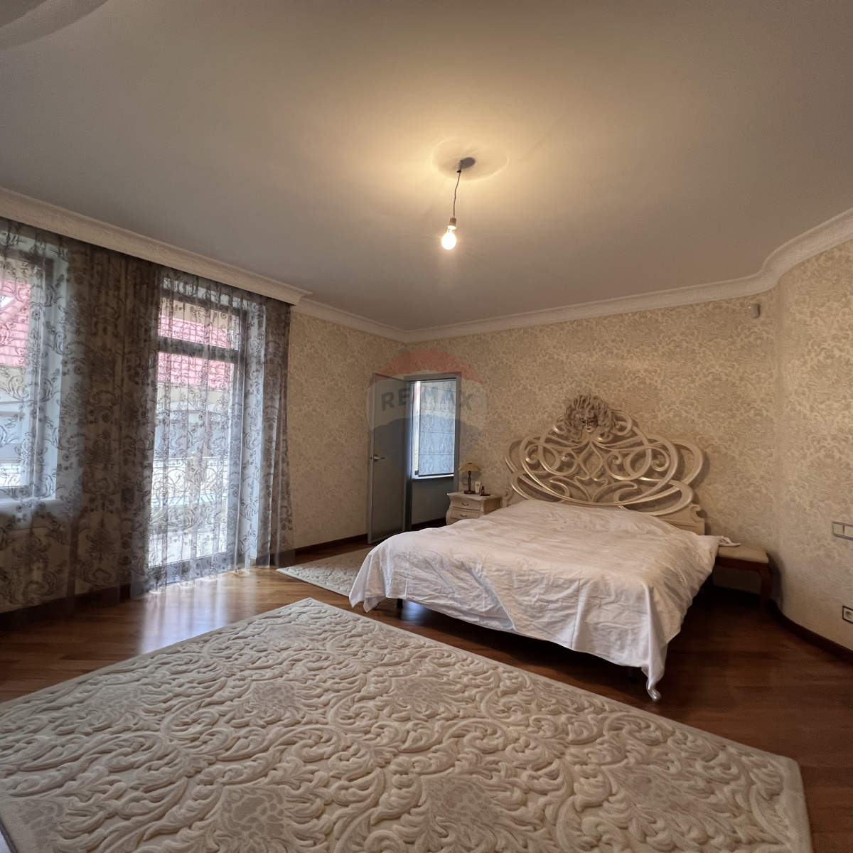 990.000 EUR