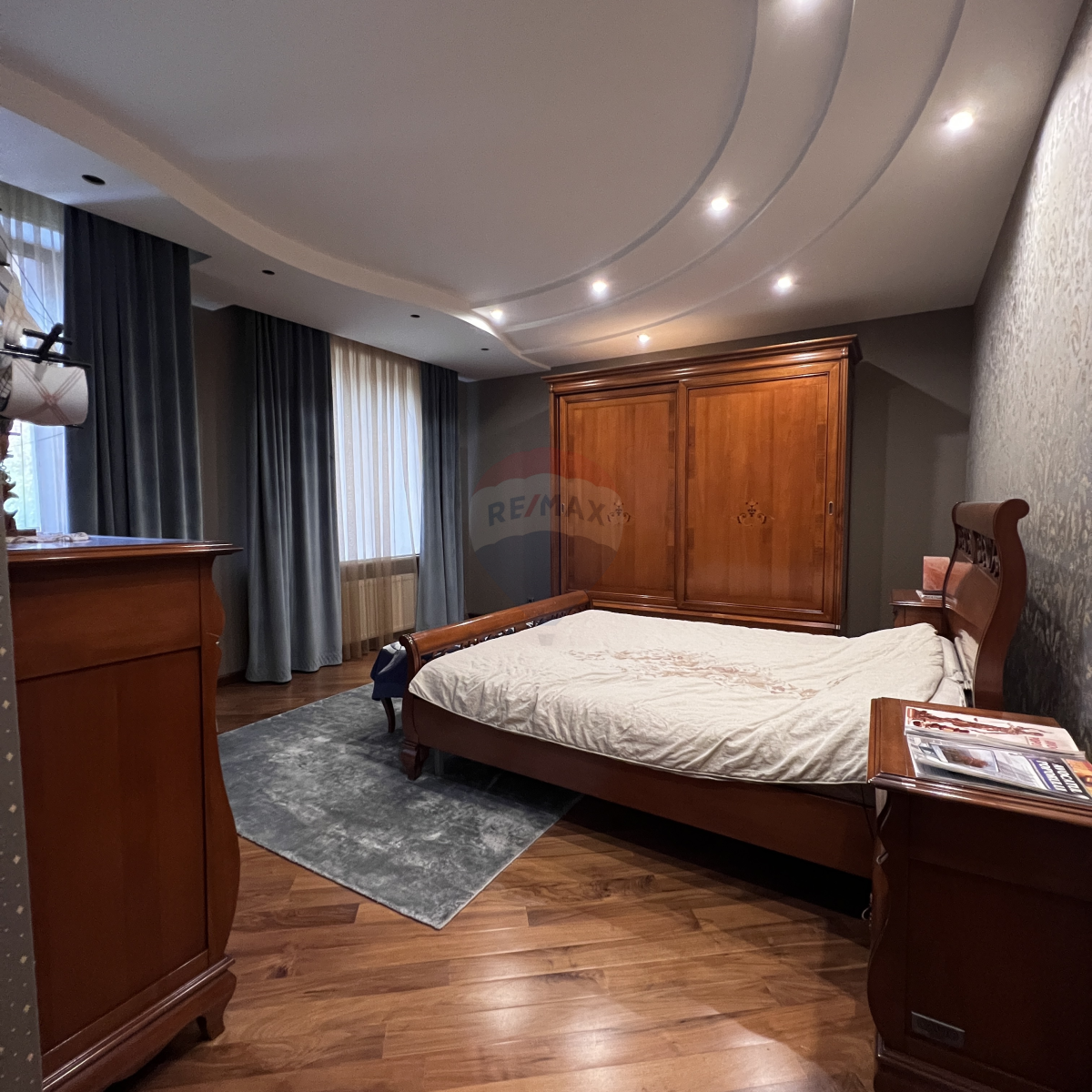 990.000 EUR