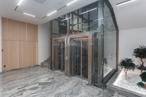1.700 EUR