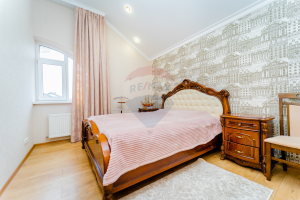350.000 EUR