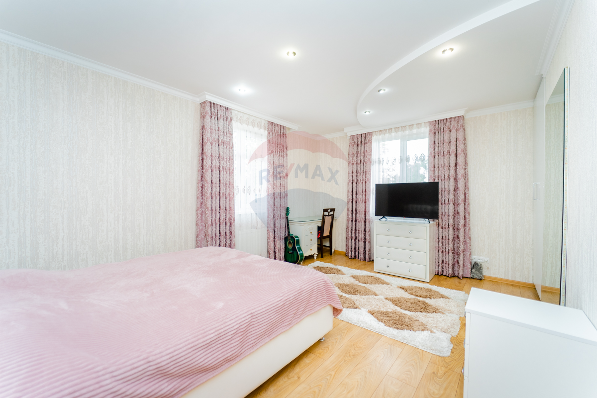 350.000 EUR
