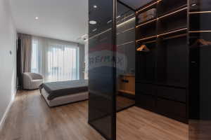 700.000 EUR
