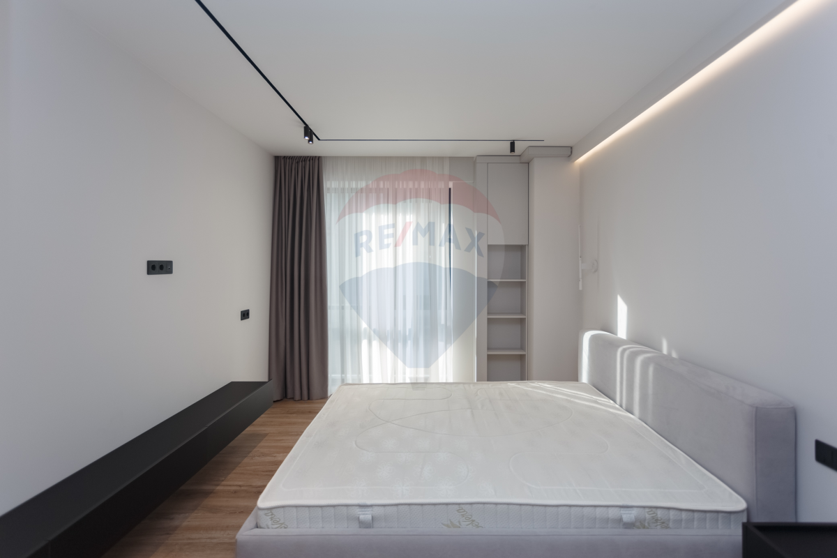 700.000 EUR