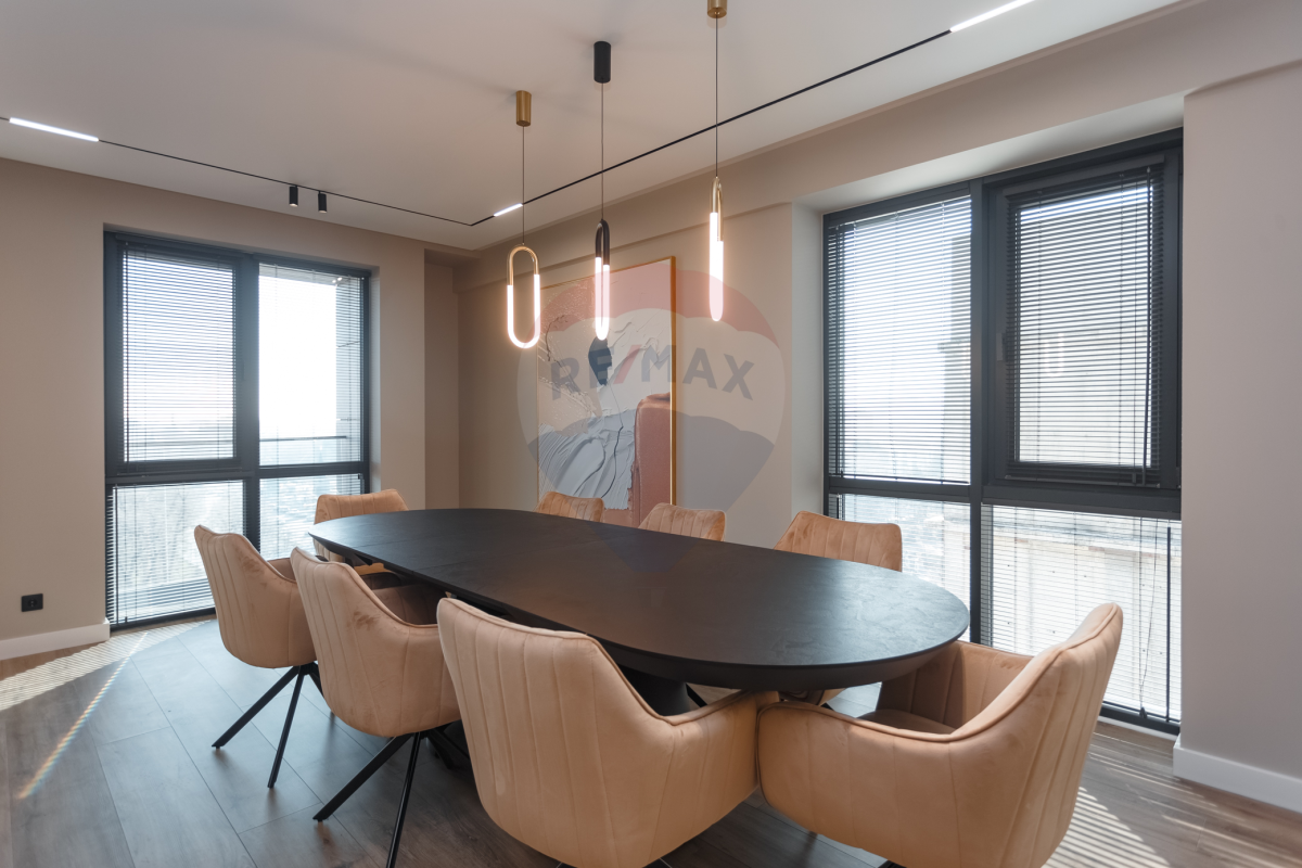 700.000 EUR
