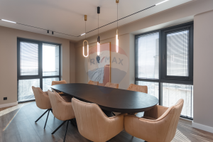 700.000 EUR