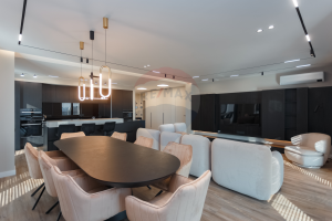 700.000 EUR