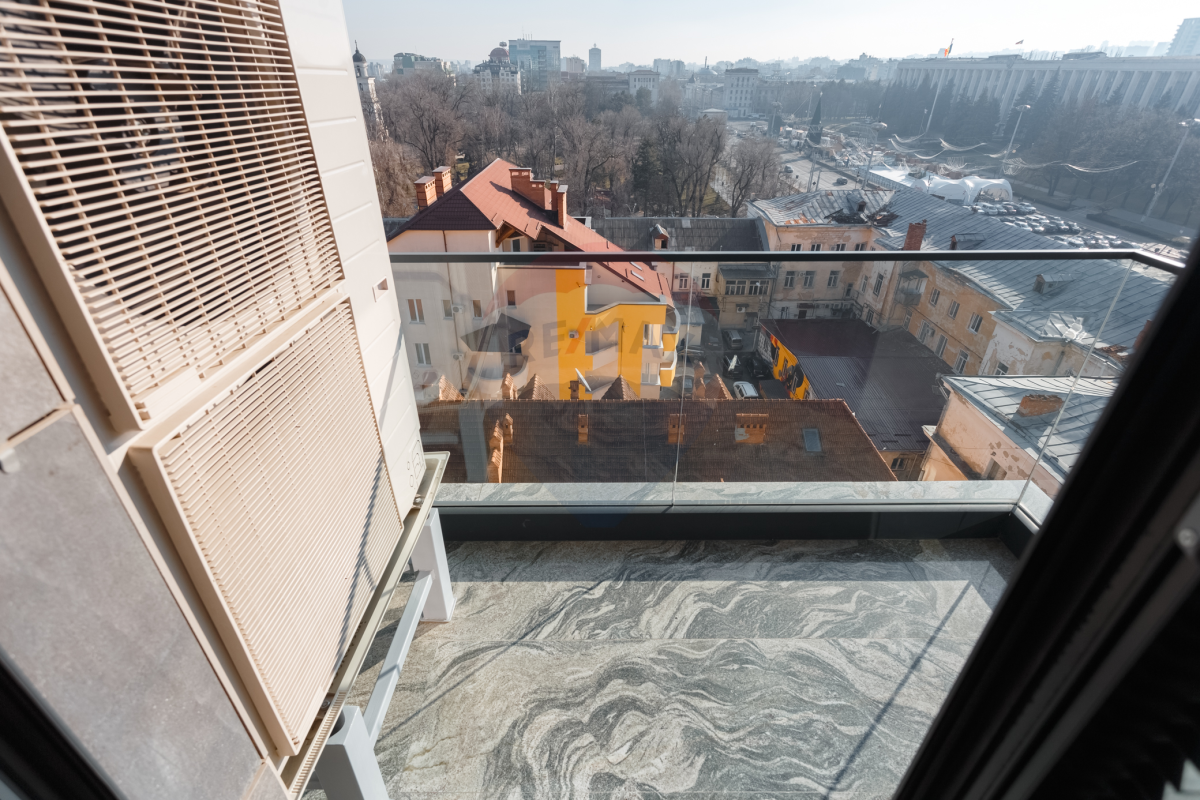 700.000 EUR