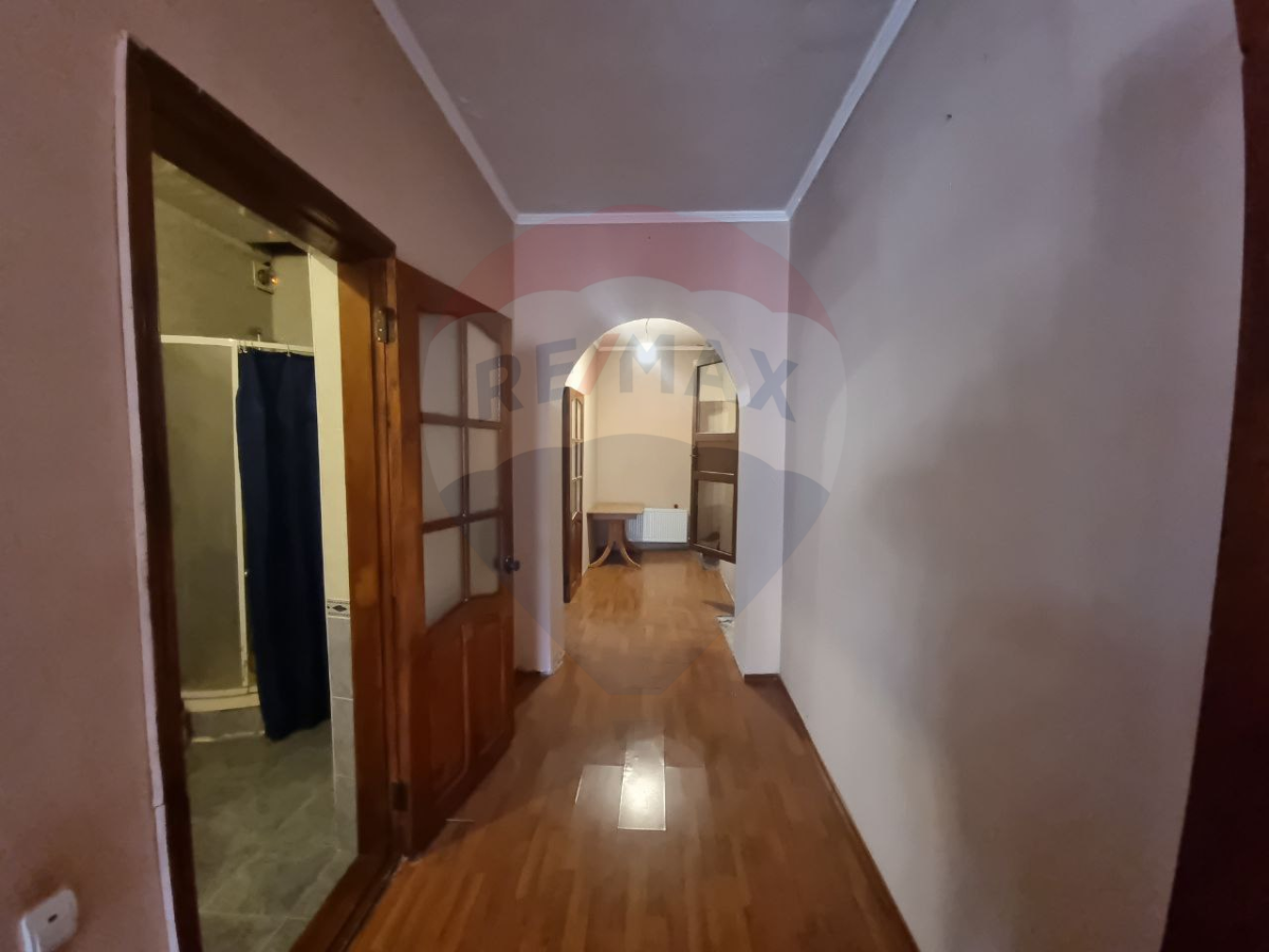 230.000 EUR