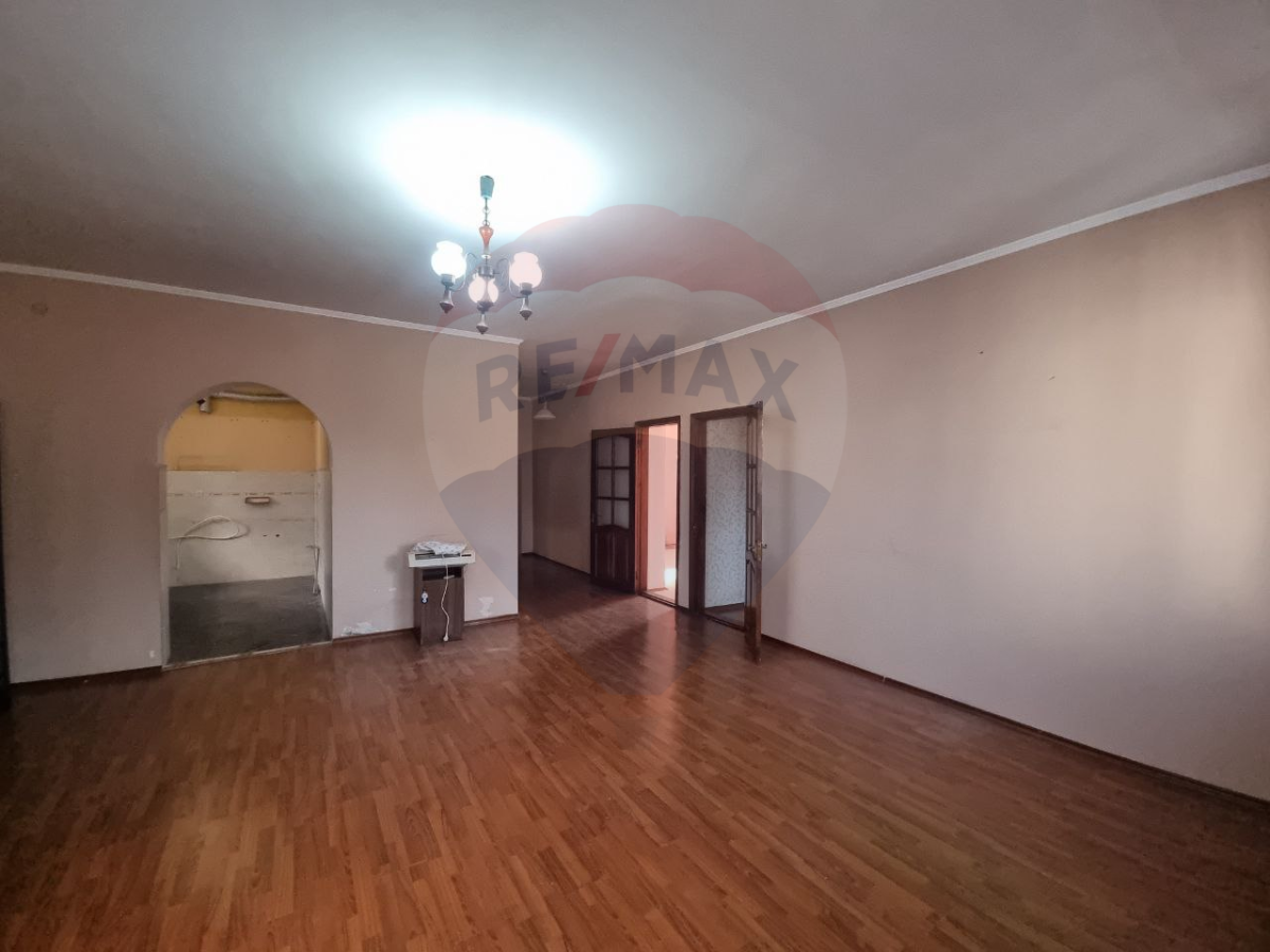 230.000 EUR