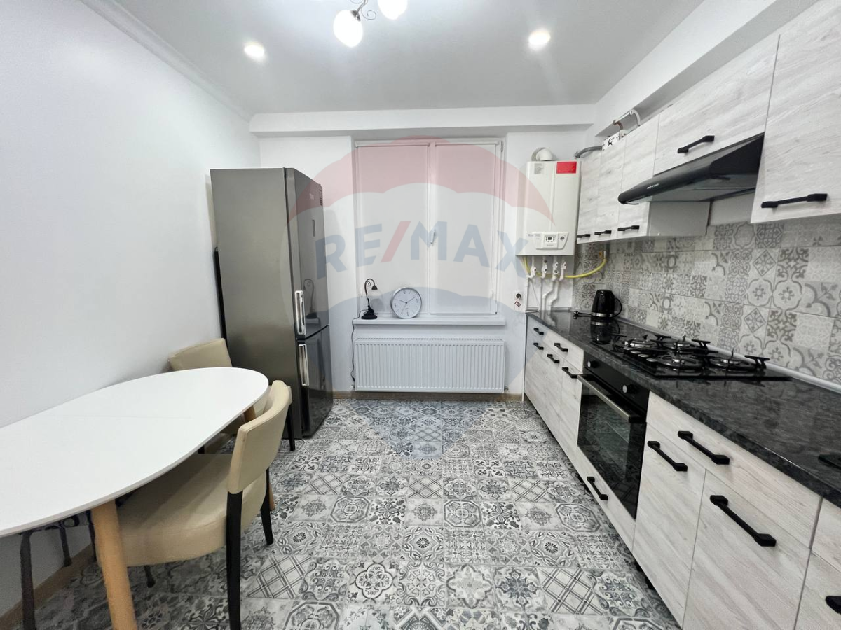 158.000 EUR