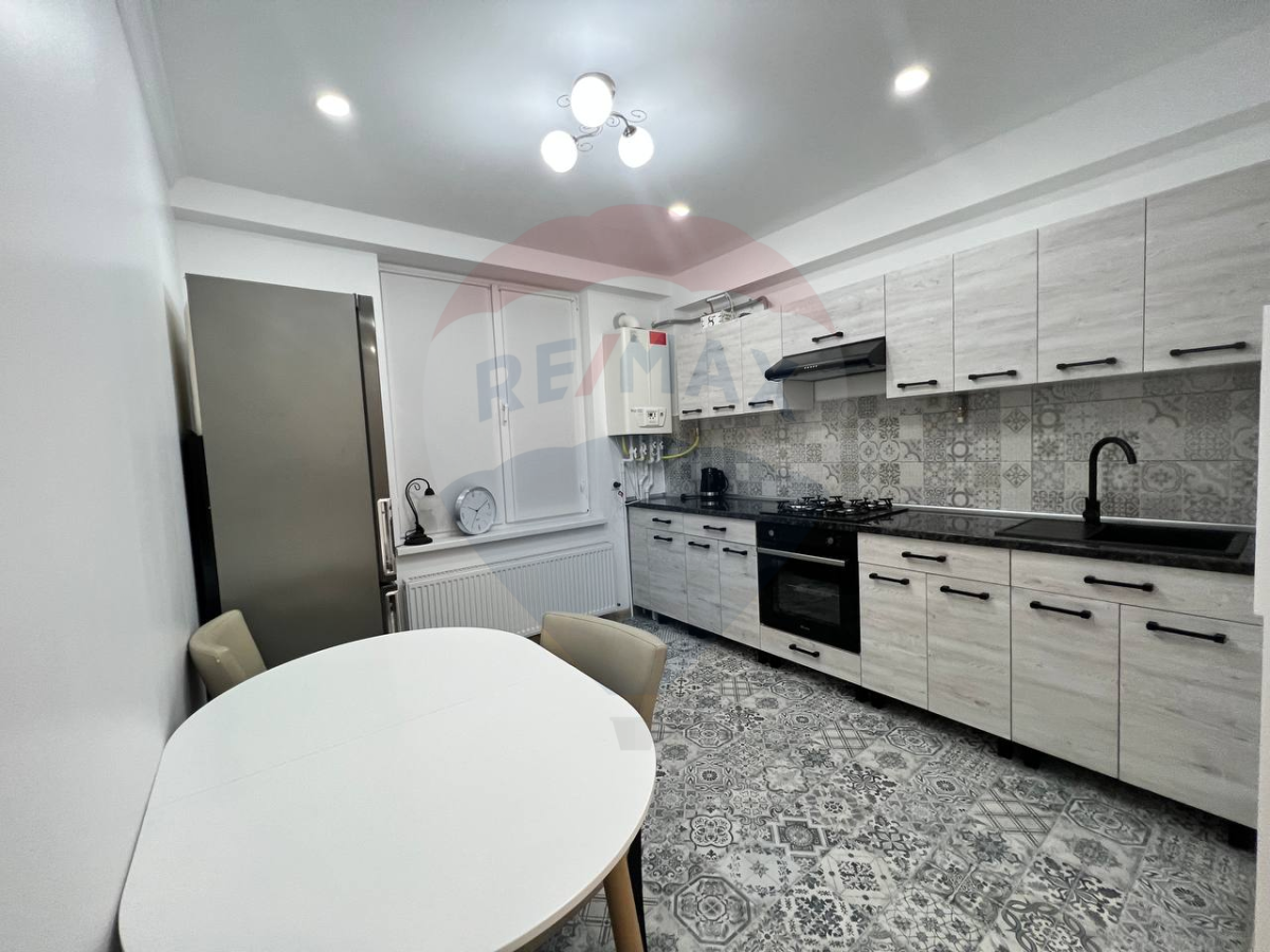 158.000 EUR