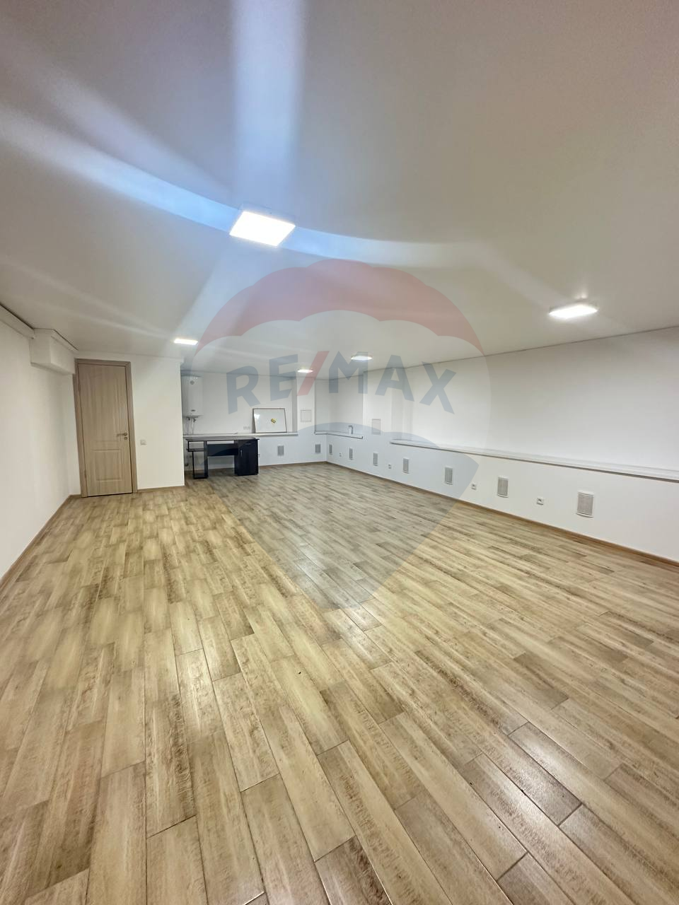 42.000 EUR