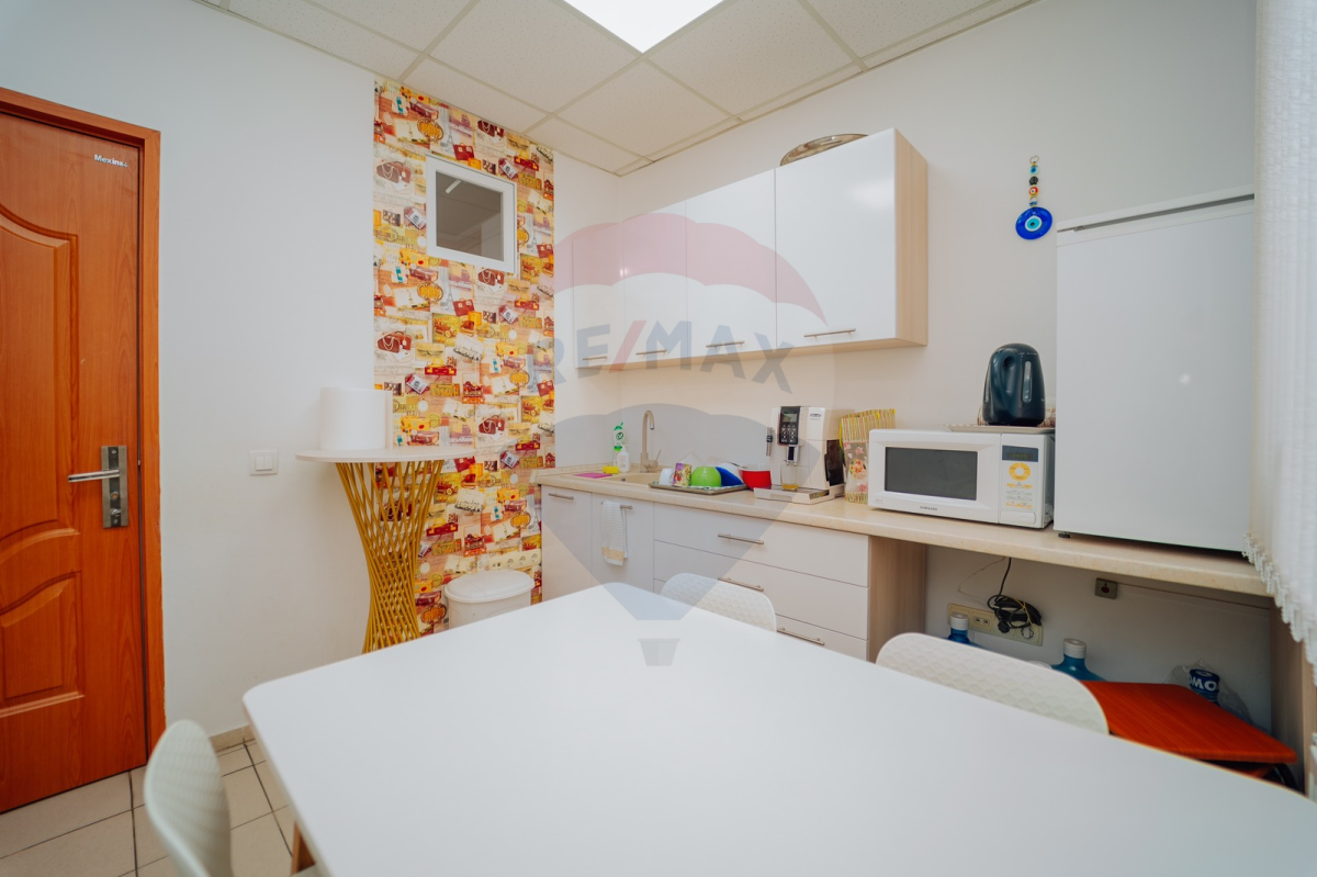 360.000 EUR