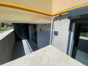 369.000 EUR