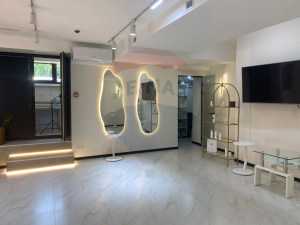 369.000 EUR