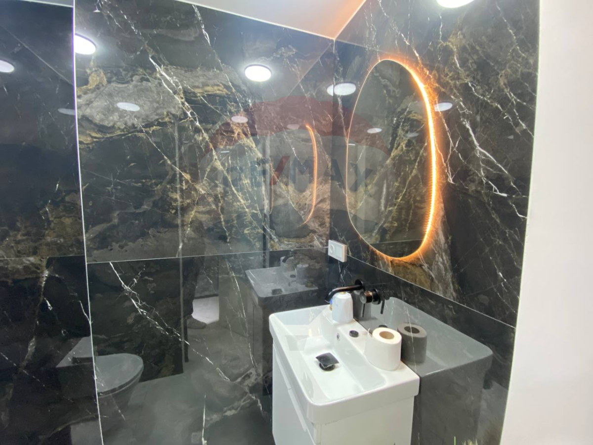369.000 EUR