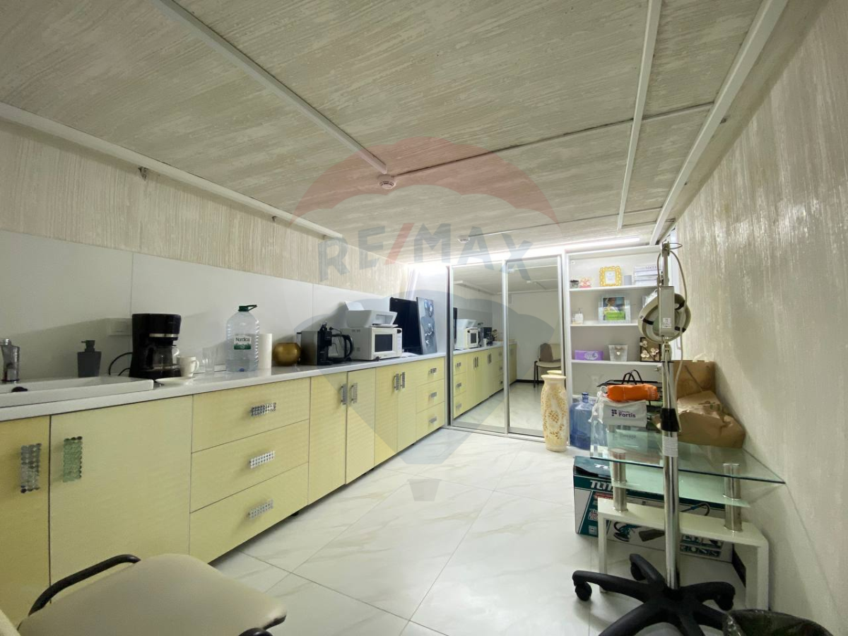 369.000 EUR