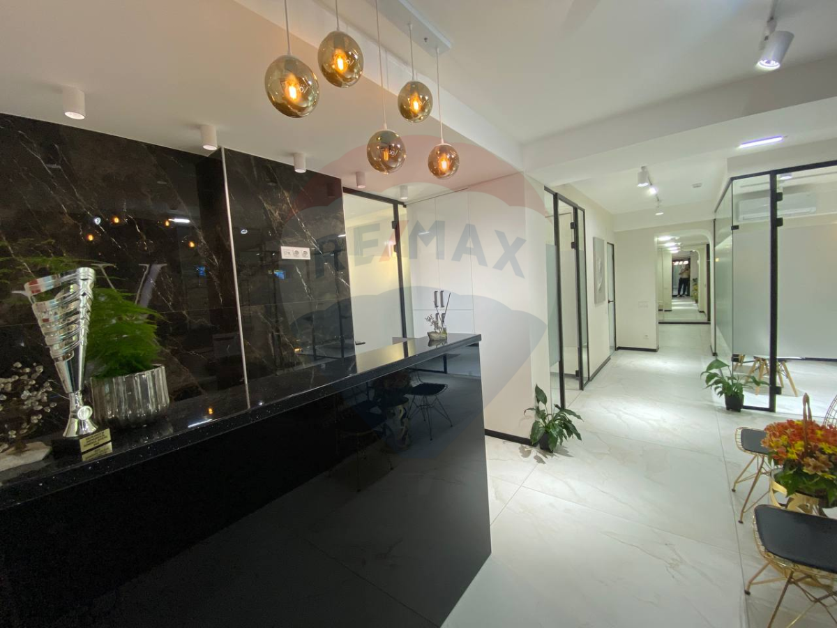 369.000 EUR