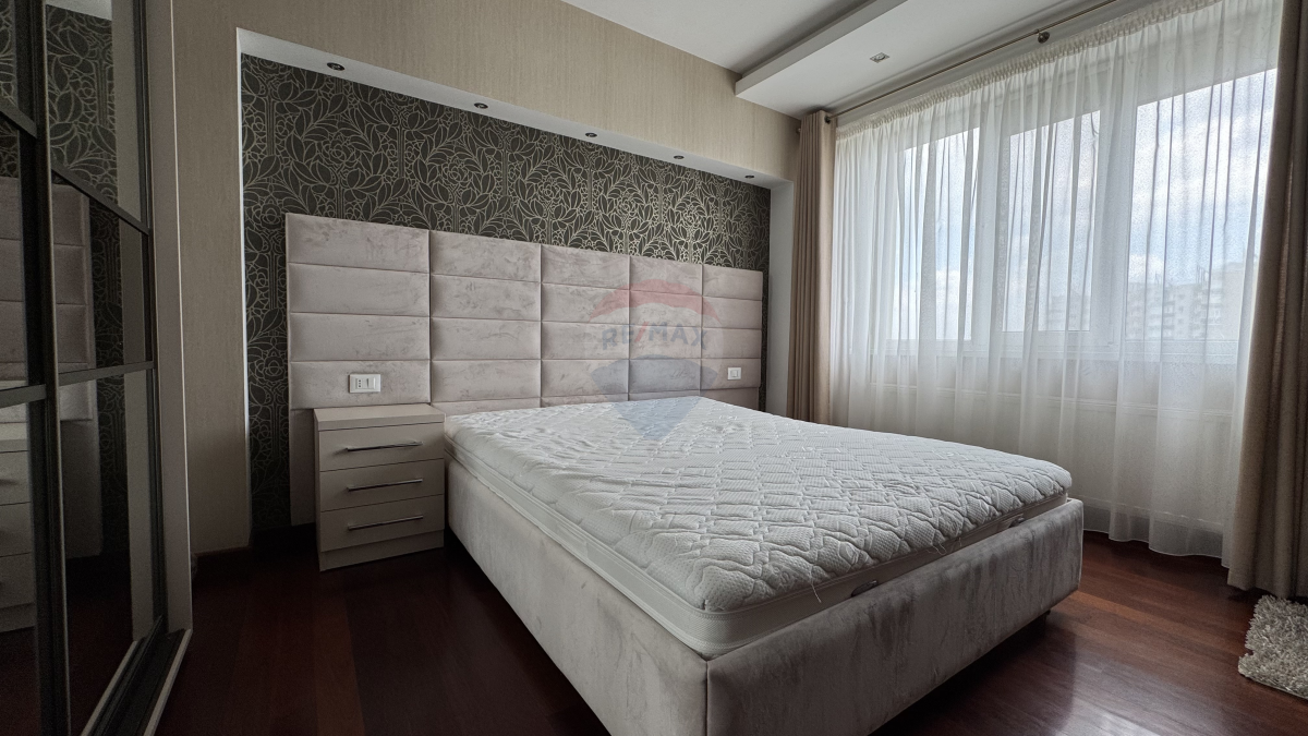 239.000 EUR