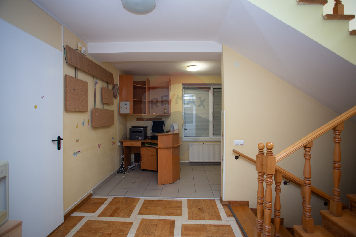 242.000 EUR