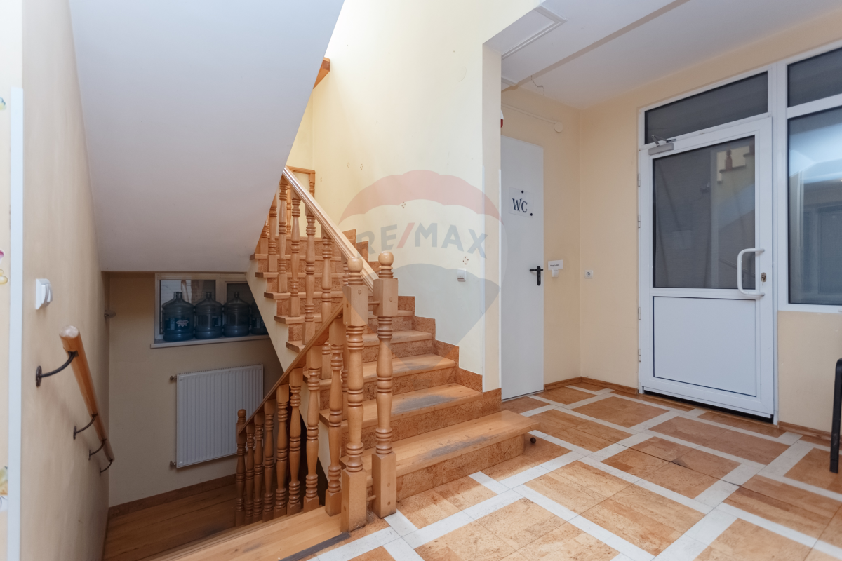 353.000 EUR