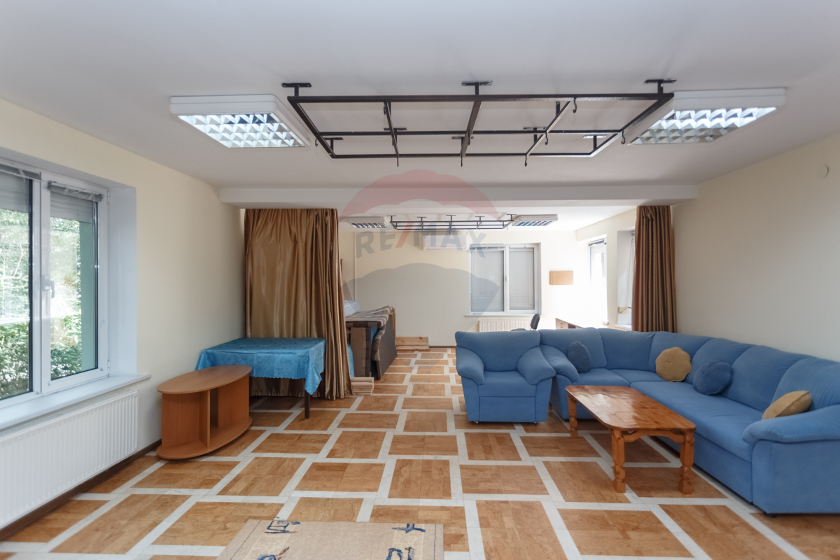 353.000 EUR
