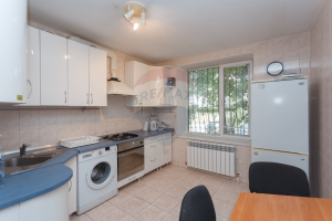 353.000 EUR