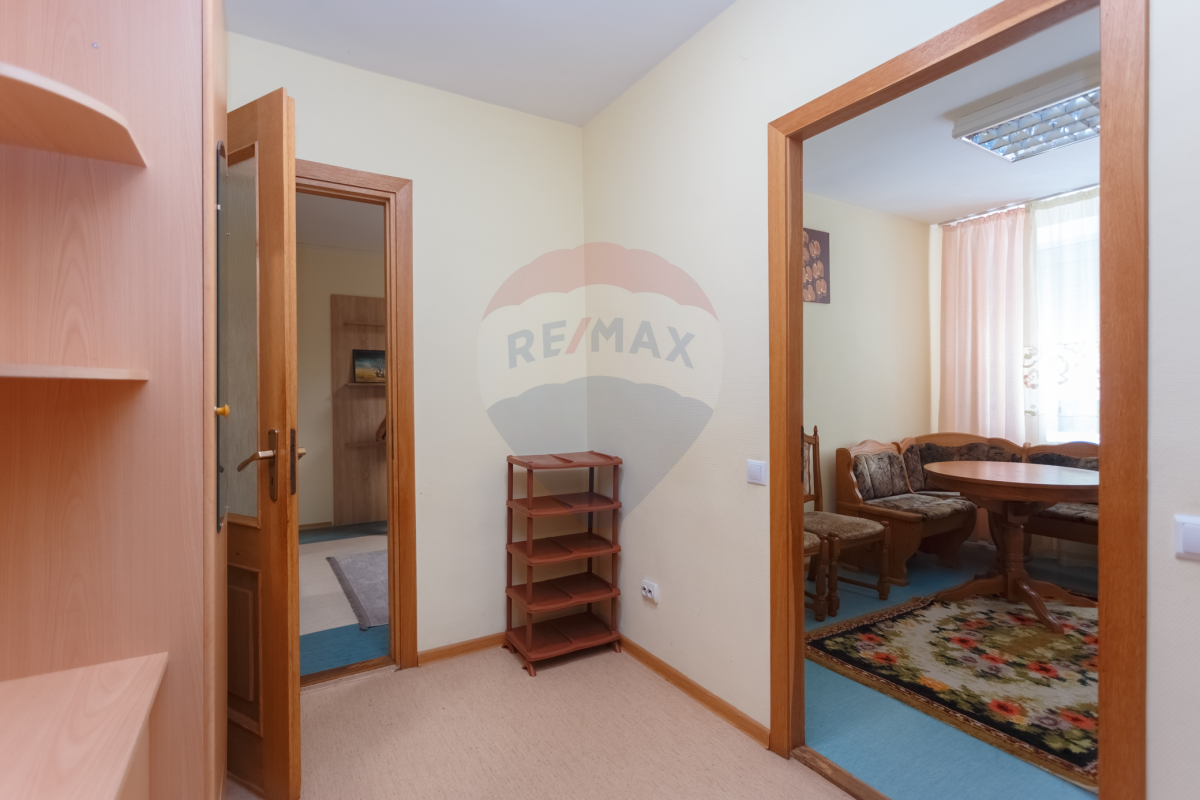 353.000 EUR