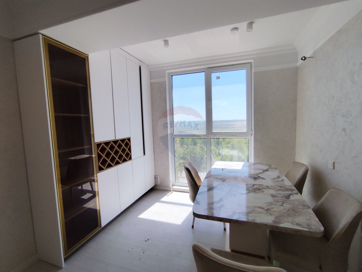 148.000 EUR
