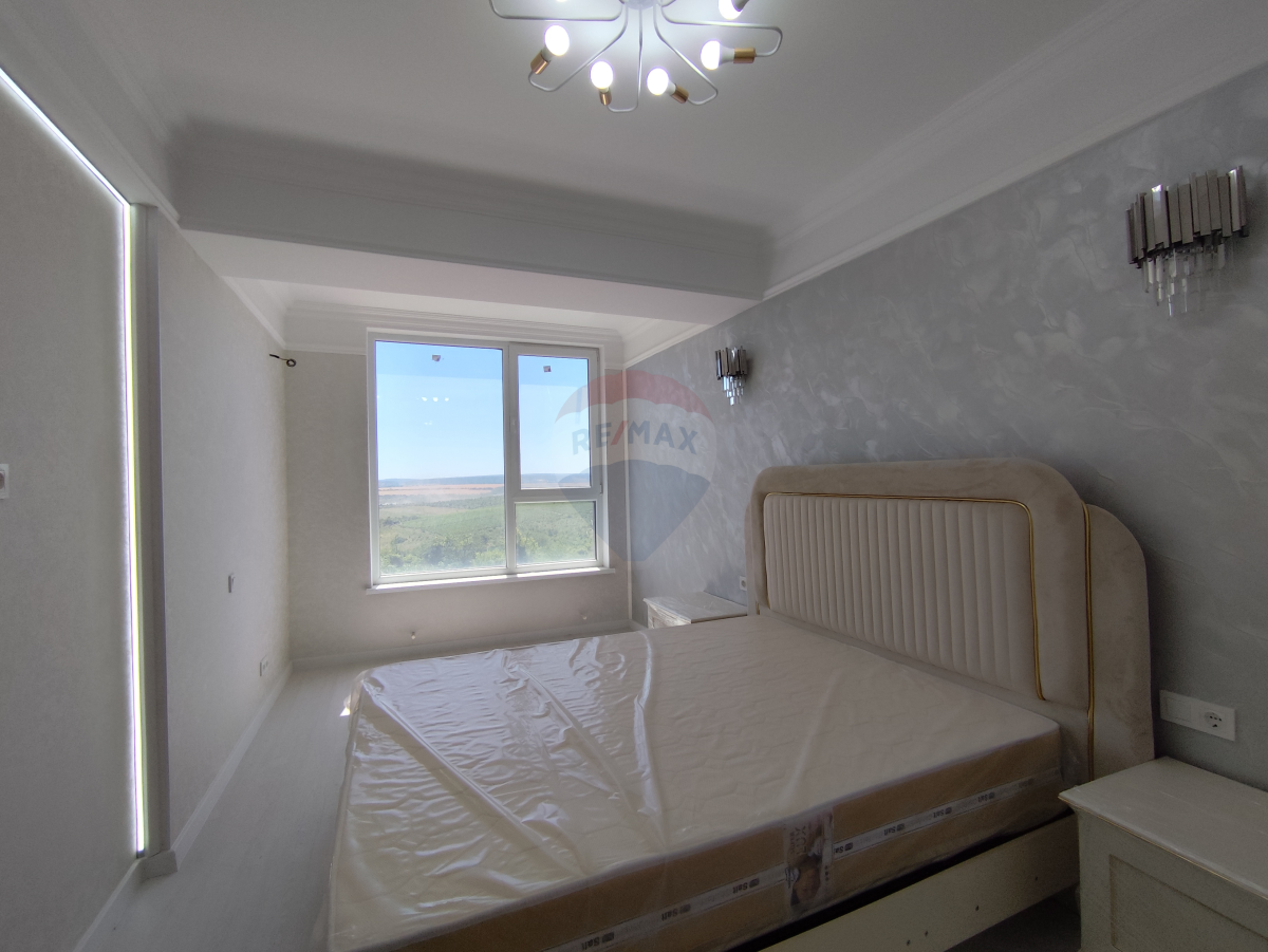 148.000 EUR