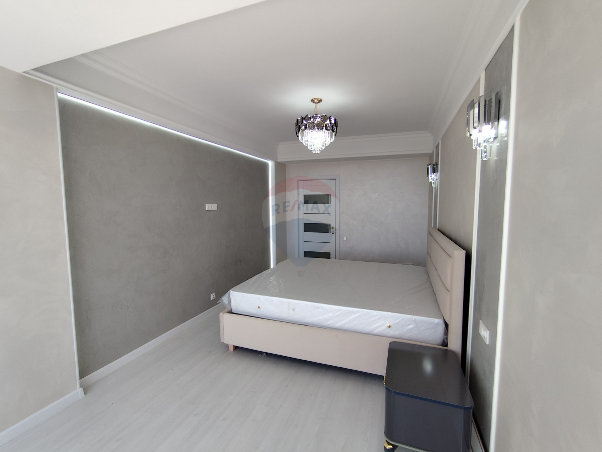 148.000 EUR