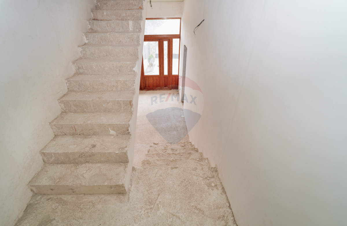 137.000 EUR