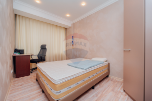 1.800 EUR