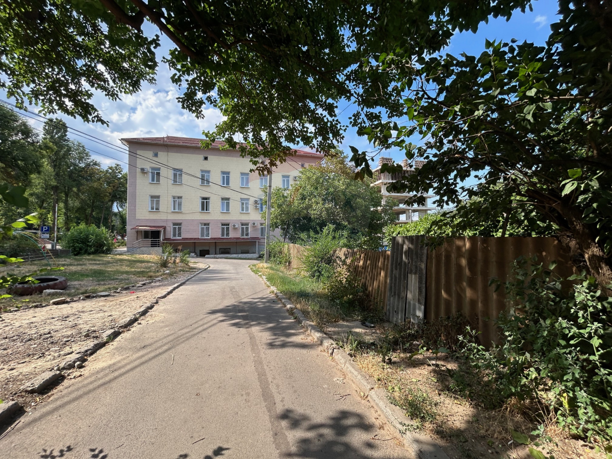 218.400 EUR