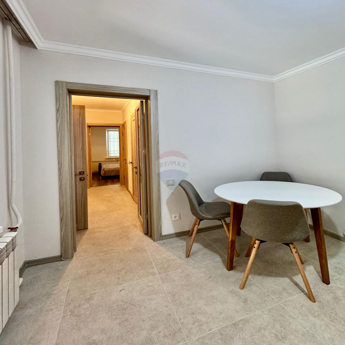158.000 EUR
