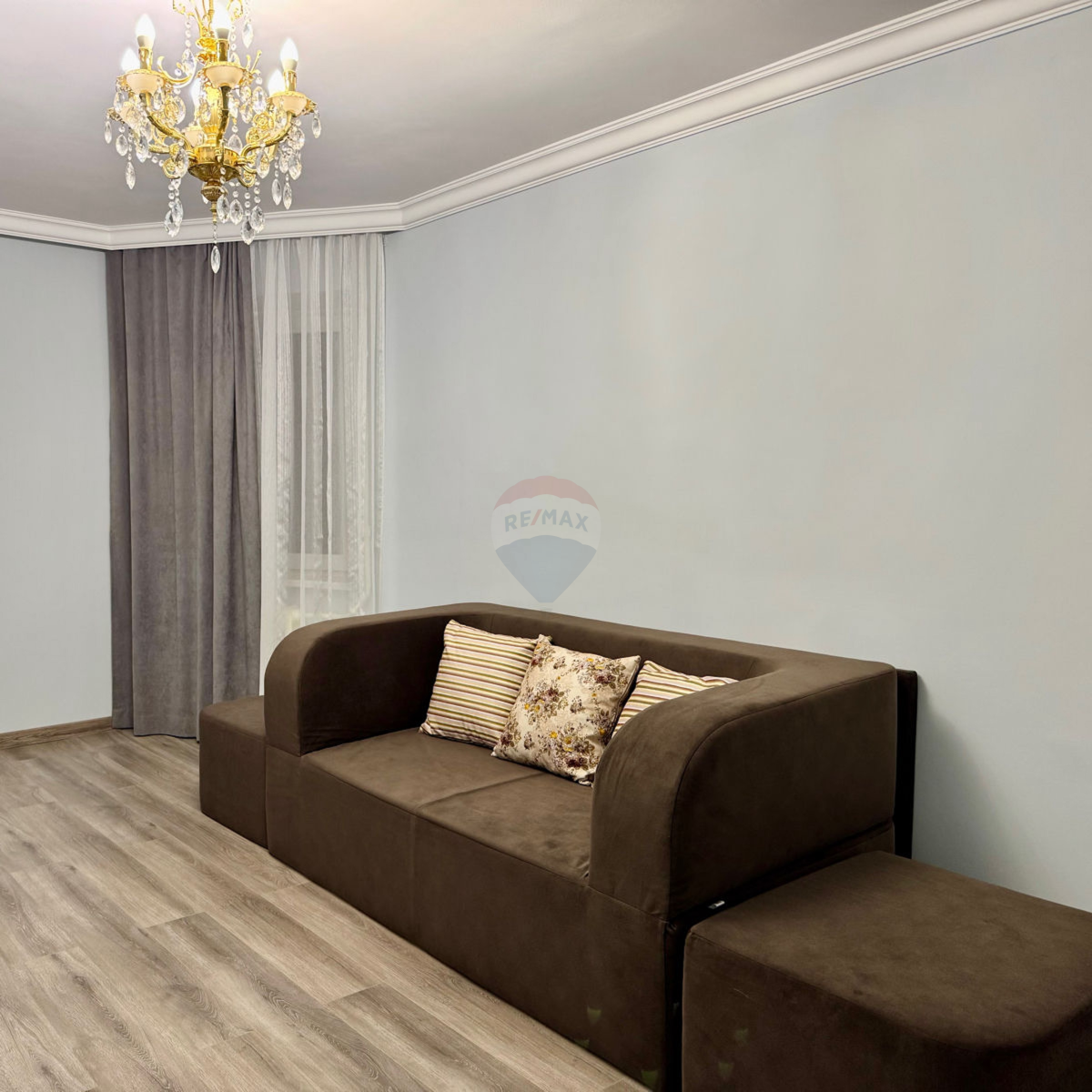 158.000 EUR