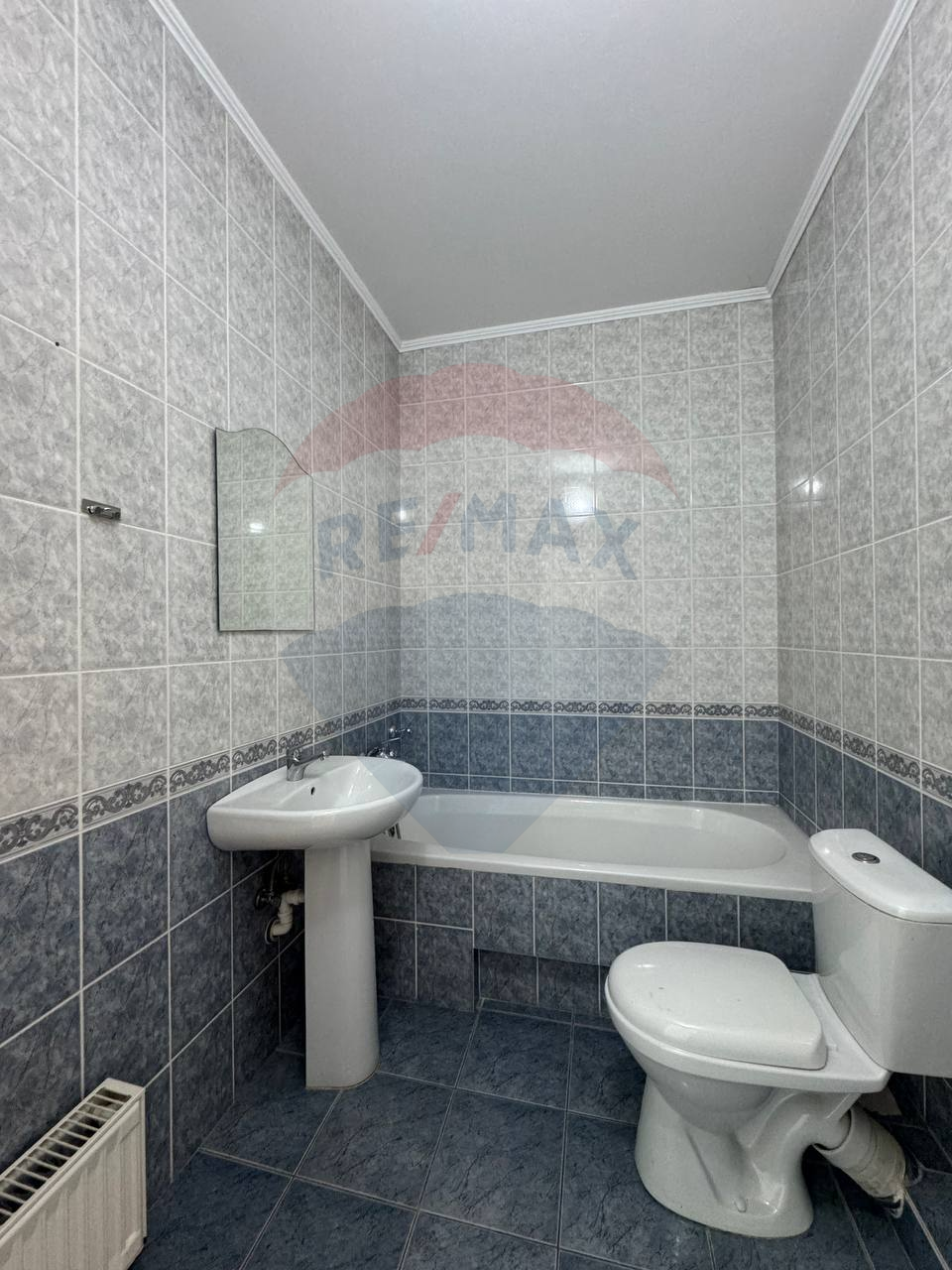 4.000 EUR