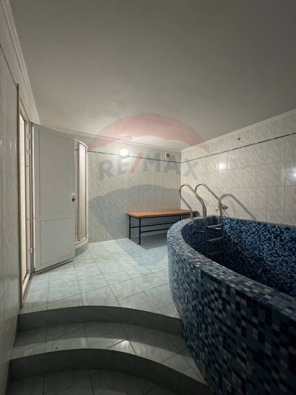 4.000 EUR