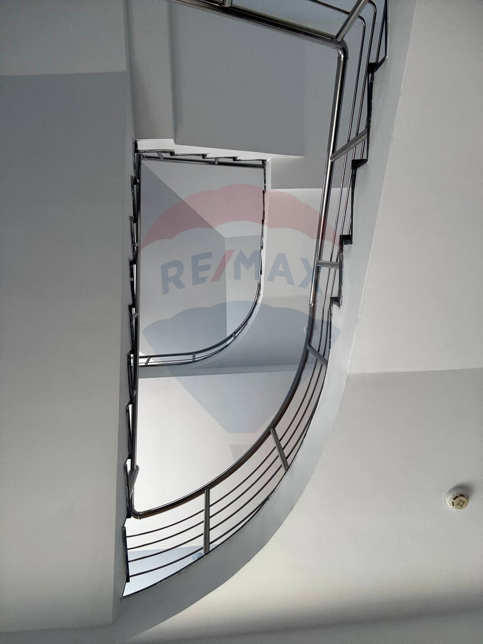 4.000 EUR