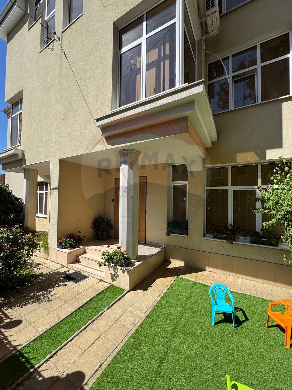 4.000 EUR