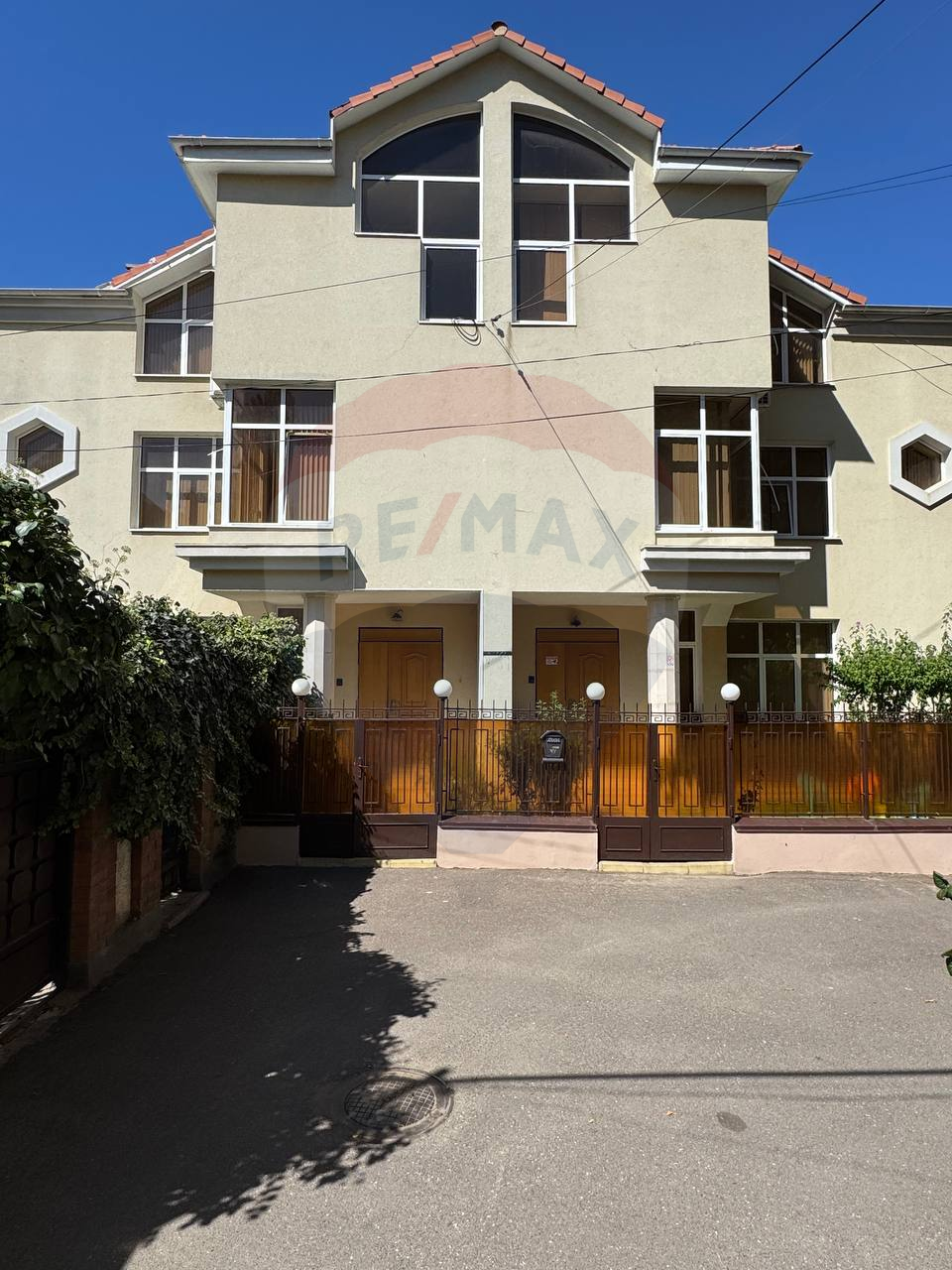 4.000 EUR