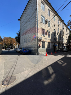 4.000 EUR