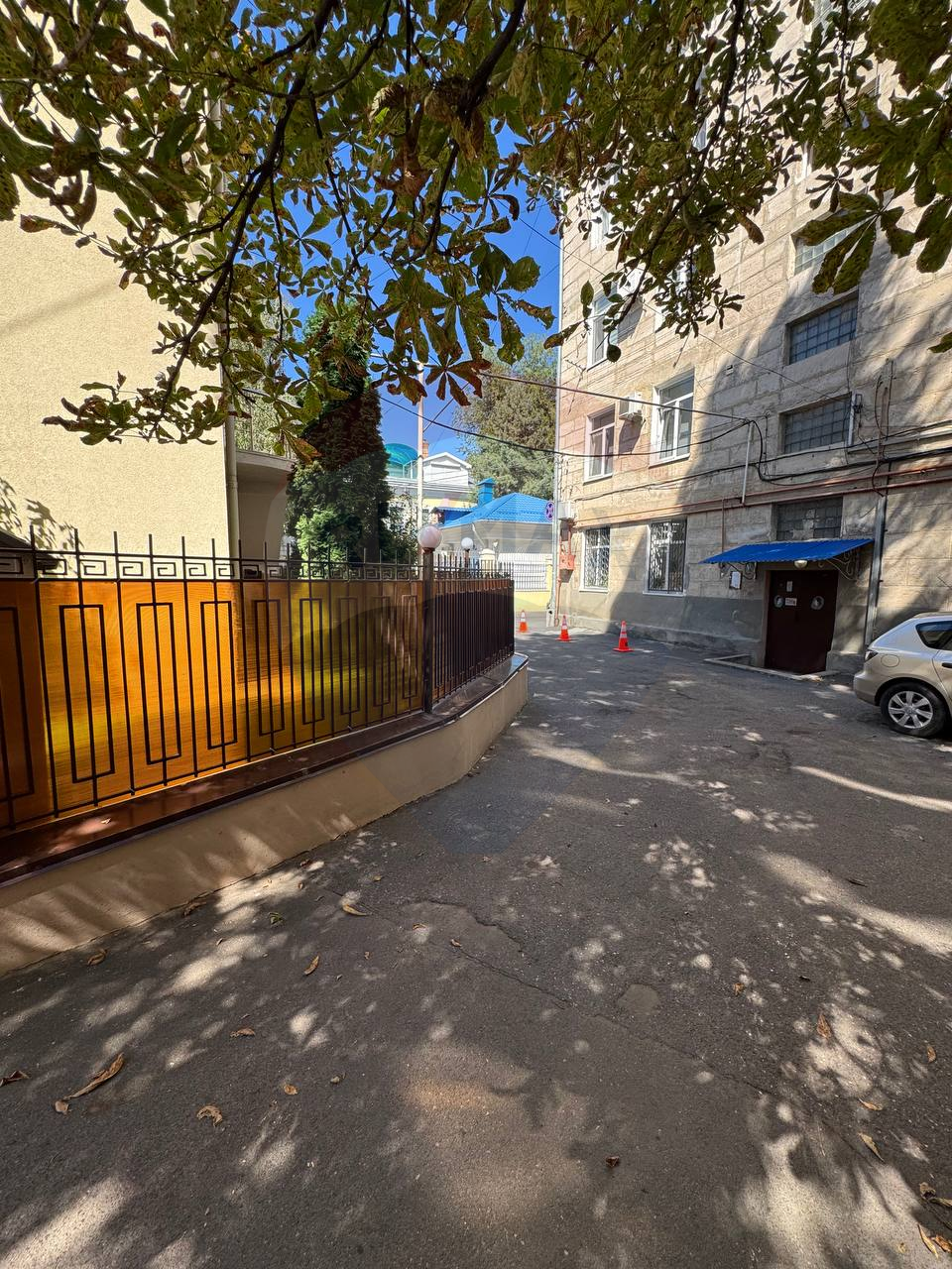 4.000 EUR