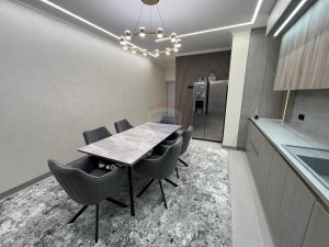 195.000 EUR