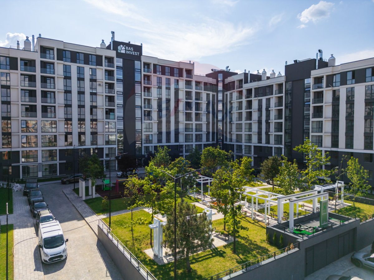 57.212 EUR