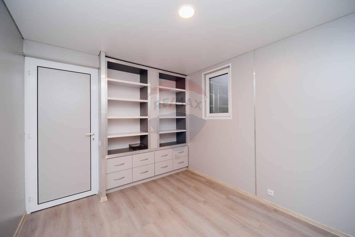 230.000 EUR