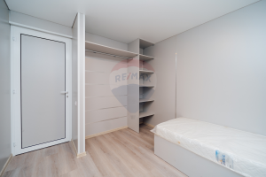 230.000 EUR