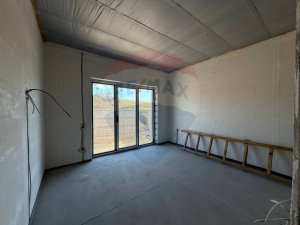 135.000 EUR
