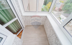 104.900 EUR